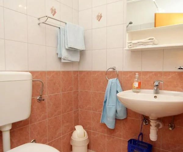 Apartment 8970b